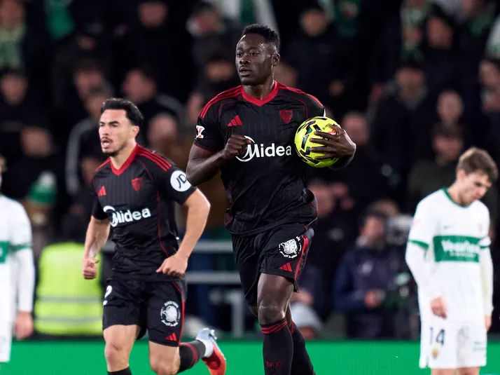 Tras Elche vs. Sevilla: así quedan Alexis y Suazo en la tabla de La Liga