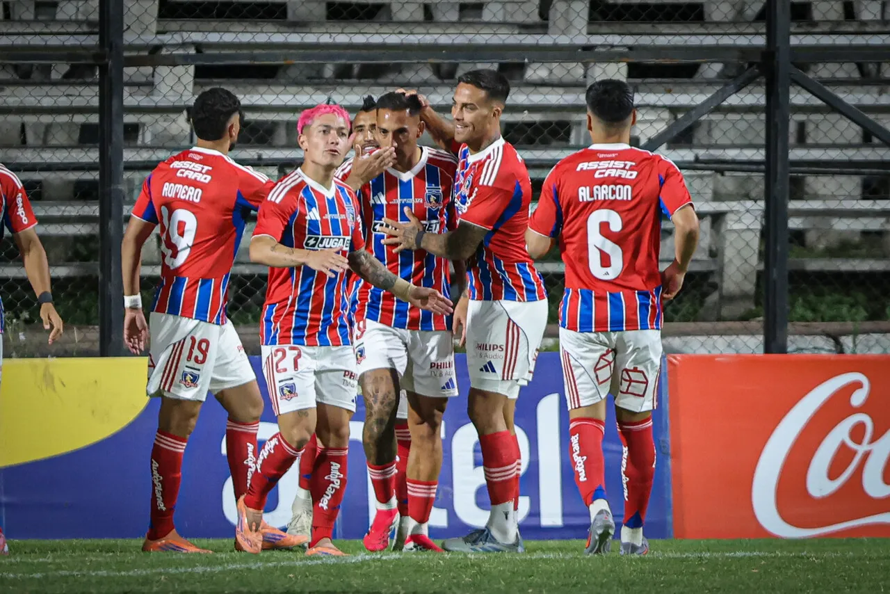 No habría un quinto refuerzo en Colo Colo. | Foto: Photosport