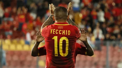 Emiliano Vecchio se lanzó en picada contra Unión Española.
