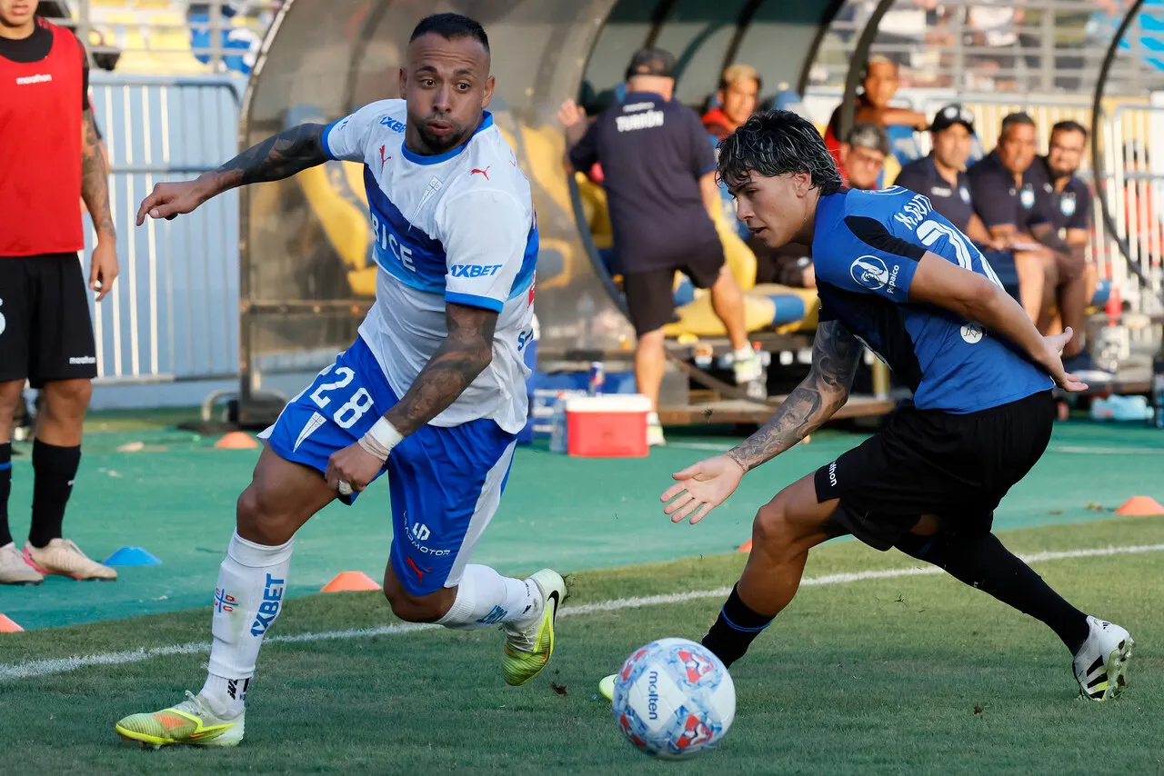 Neira aprobó el debut de Cerezo en la UC. | Foto: Photosport