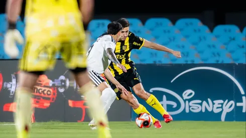 Colo Colo enfrenta a Peñarol en Montevideo.
