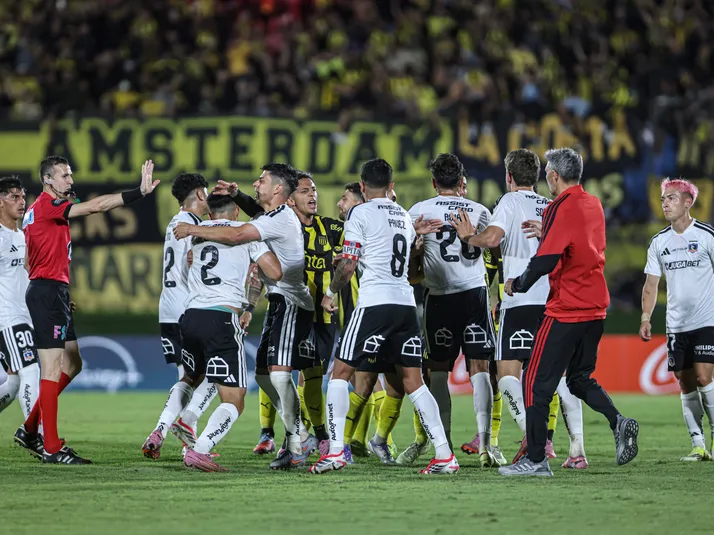 VIDEO: Jugadores de Colo Colo y Peñarol protagonizaron pelea en el desenlace del encuentro