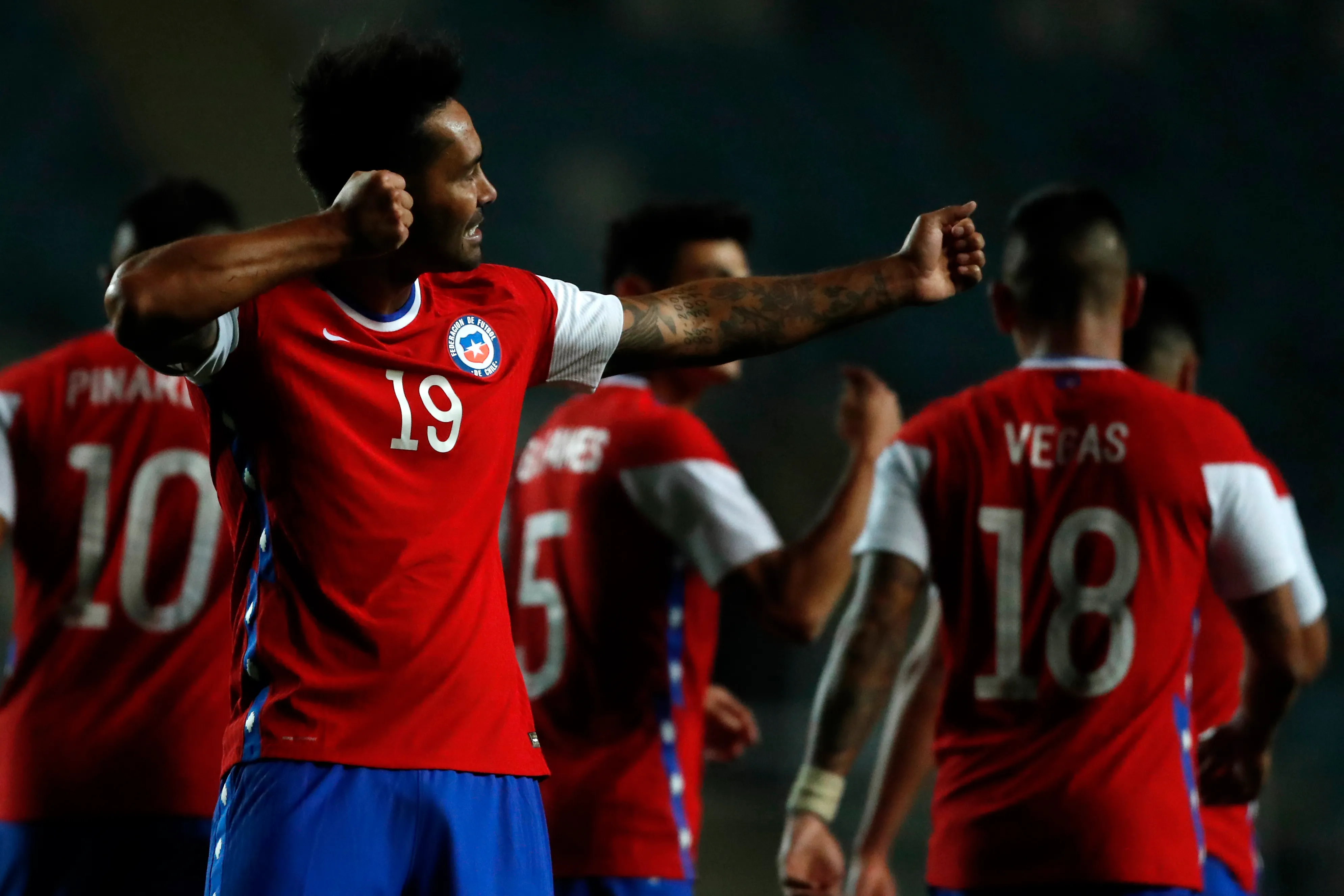 Luis Jiménez celebrando un gol con la camiseta de la Selección Chilena | FOTO: Andres Pina/Photosport