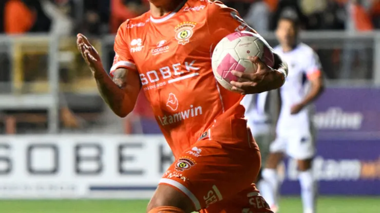 Cobreloa se prepara para debutar en el ascenso.
