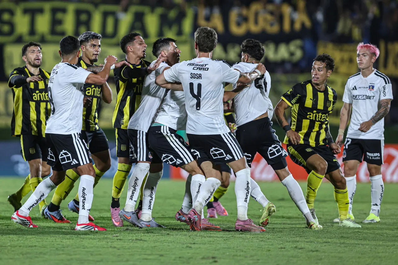 Zavala tiró uno de los peores penales que se tenga registro. | Foto: Photosport