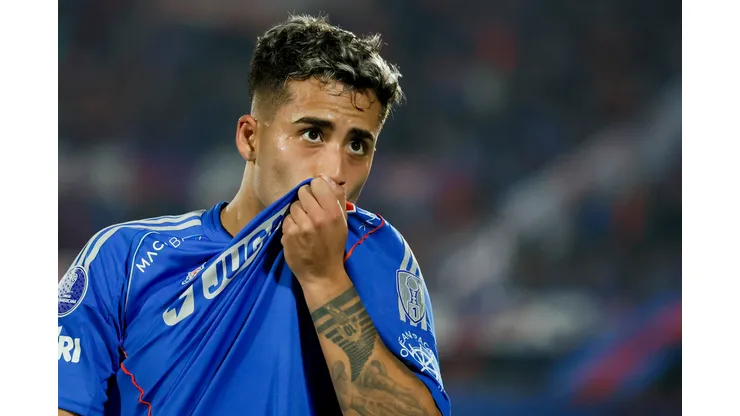 Pedro González se rindió ante Lucas Assadi, la joya de Universidad de Chile. (Imagen: Photosport)