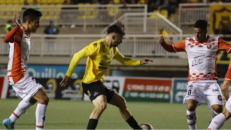 San Luis de Quillota y Deportes Limache harán un amistoso en beneficio de los afectados del sur. (Foto: Raul Zamora/Photosport)