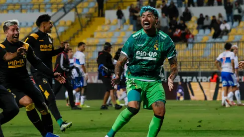 Diego Sánchez festeja el título de la Supercopa con Coquimbo Unido.
