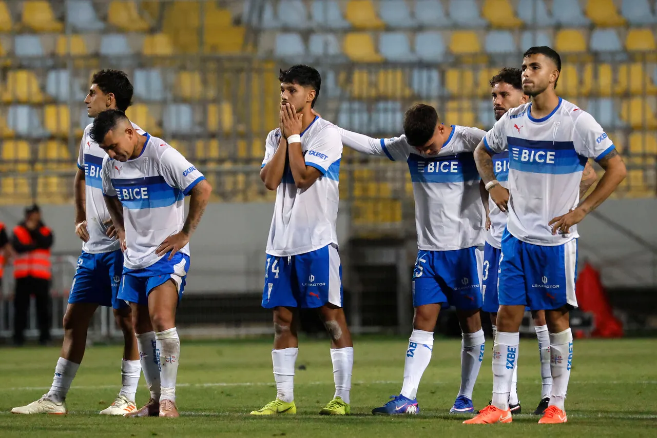 De Tezanos pide un refuerzo más en la UC | Foto: Photosport