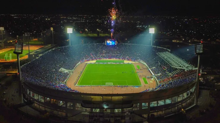 Universidad de Chile recibe un duro castigo a días del debut en el torneo
