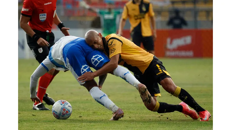 Los piratas fueron más efectivos en los penales y se quedaron con el trofeo.