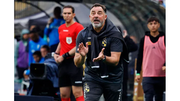 El técnico pirata se refirió a distintos temas dentro de lo ocurrido en la final de la Supercopa.
