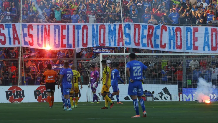 Los hinchas de Universidad de Chile reclamaron por sorpresivo castigo.