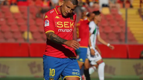 Patricio Rubio trata de versero a Emiliano Vecchio.