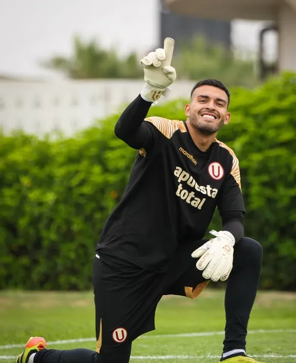 Miguel Vargas seguiría en Universitario y se aleja la opción de venir a Colo Colo.