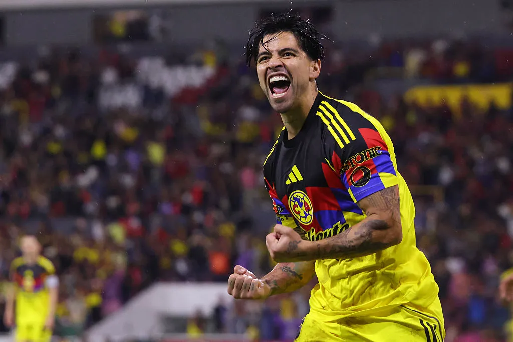 En el último torneo Víctor Dávila disputó 11 partidos con el América y anotó un gol. (Foto: Simon Barber/Getty Images)