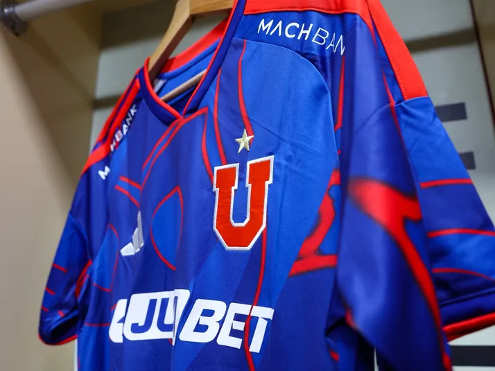 LÍO LEGAL: Universidad de Chile se ve involucrada en un dilema por filtración de camisetas
