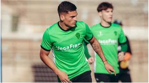 Lucas Cepeda enloquece a todos en España y se prepara para su debut
