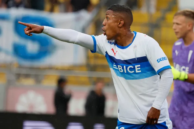 Valencia habla fuerte y claro en la UC  | Foto: Photosport