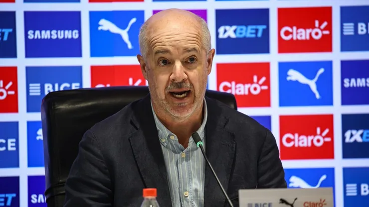Juan Tagle abordó el plantel cruzado.