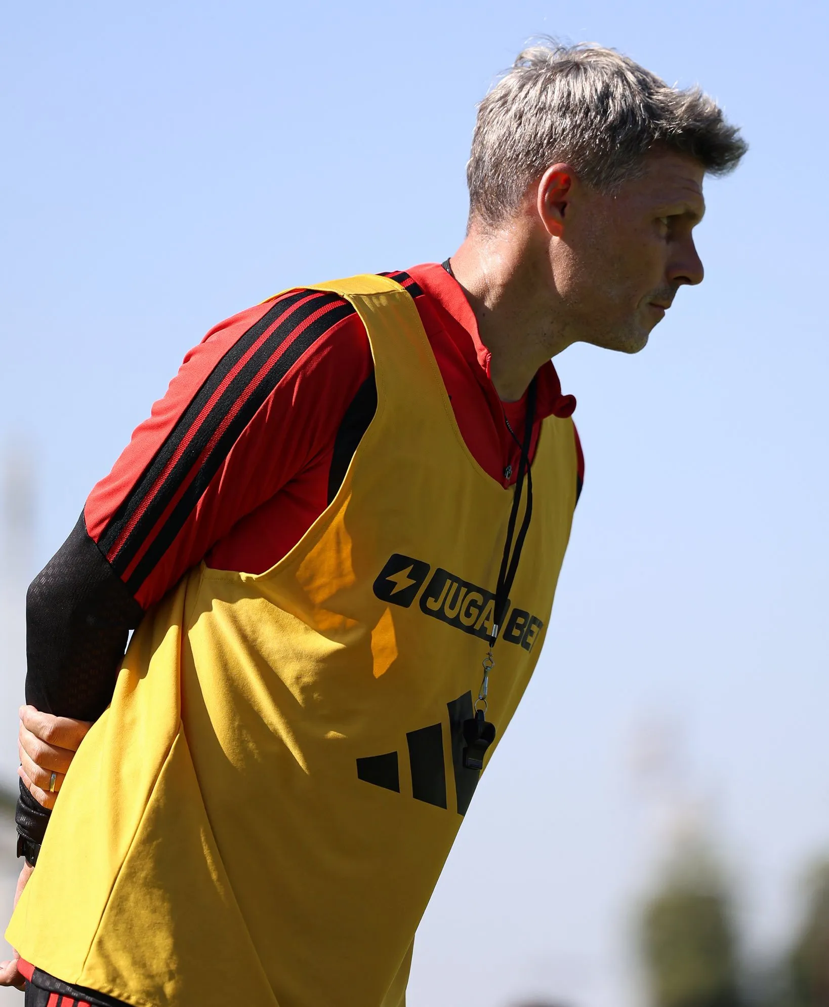 Fernando Ortiz ajusta la nueva formación del Cacique. (Foto: @ColoColo)