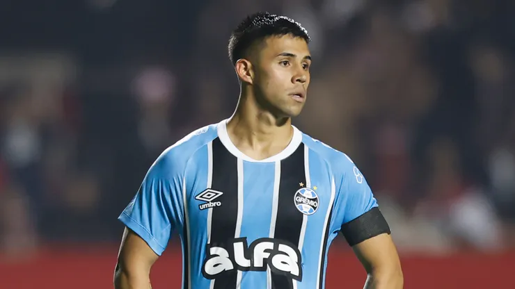 Alexander Aravena puede salir de Gremio de Porto Alegre.