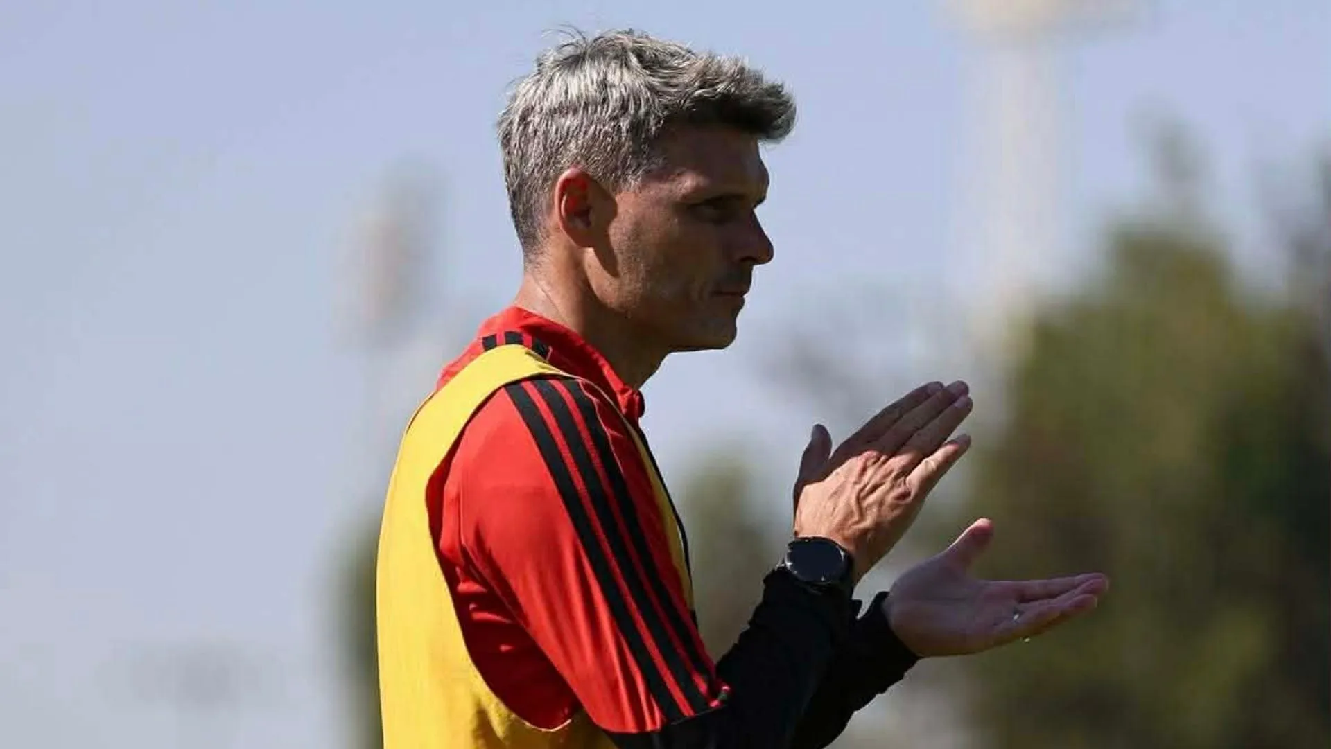 Rodrigo Herrera adelanta feroz PLR a Ortiz en Colo Colo (Foto: @colocolooficial)