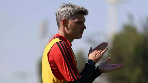 Fernando Ortiz va con todo en el debut de Colo Colo en la Liga de Primera 2026. (Foto: @colocolooficial)
