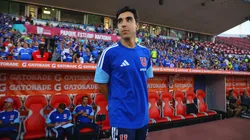 Francisco Meneghini dirigió su primer partido oficial en la U. (Foto: Dragomir Yankovic/Photosport)