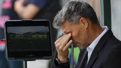 El periodista asegura que, con otra dirigencia en Macul, el técnico albo ya habría sido despedido (Foto: Andrés Piña/Photosport)