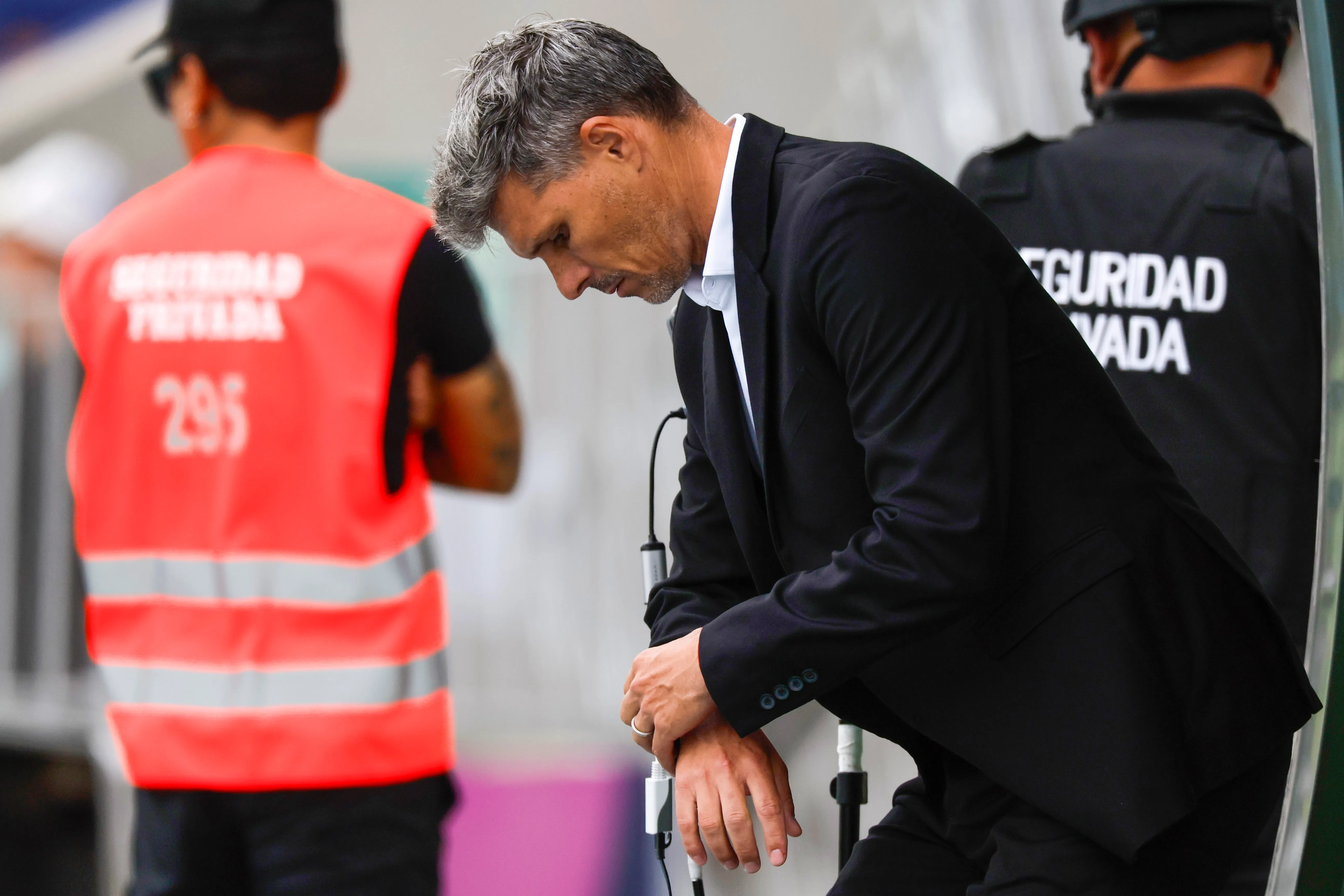 En Blanco y Negro ya se empieza a hablar de la salida de Fernando Ortiz. (Foto: Andrés Piña/Photosport)