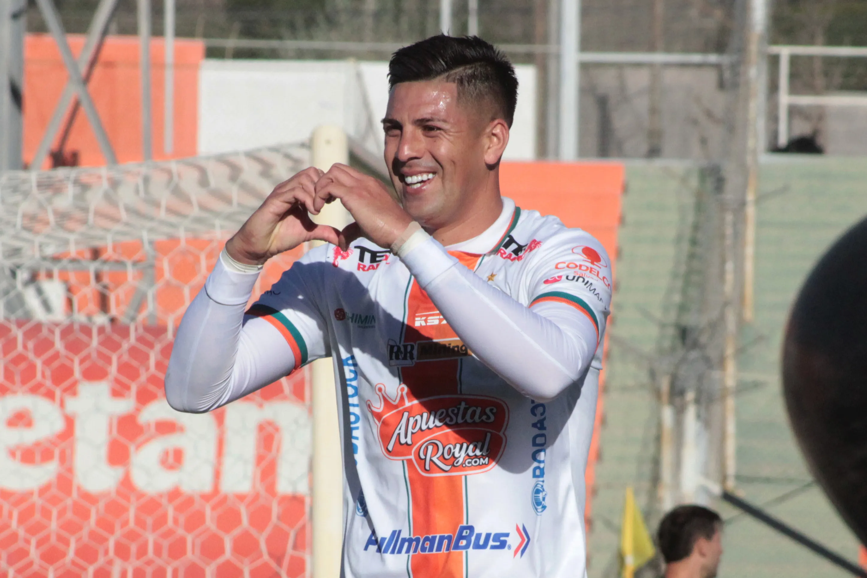 Steffan Pino anotó el único gol en la victoria de Cobresal sobre Huachipato. (Imagen: Photosport)