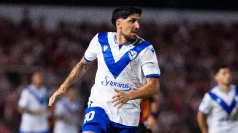 El volante chileno se llenó de elogios en la igualdad frente al "Rojo".
