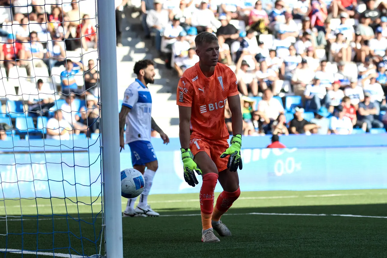 Vicente Bernedo se gana las primeras críticas de los hinchas este 2026.