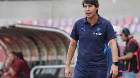 Daniel Garnero muy molesto con el arbitraje de Piero Maza.
