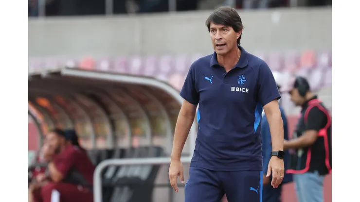 Daniel Garnero muy molesto con el arbitraje de Piero Maza.