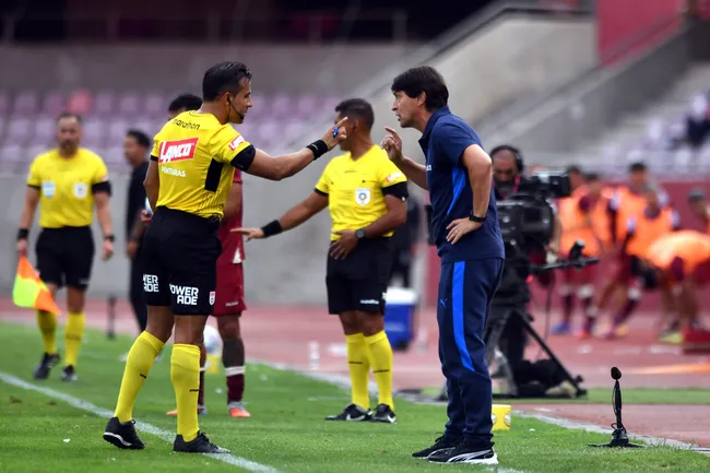 Garnero no quedó conforme con Maza | Foto: Photosport
