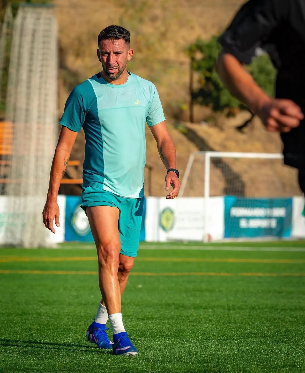 Mauricio Isla se sigue entrenando por su cuenta. (Foto: Instagram)