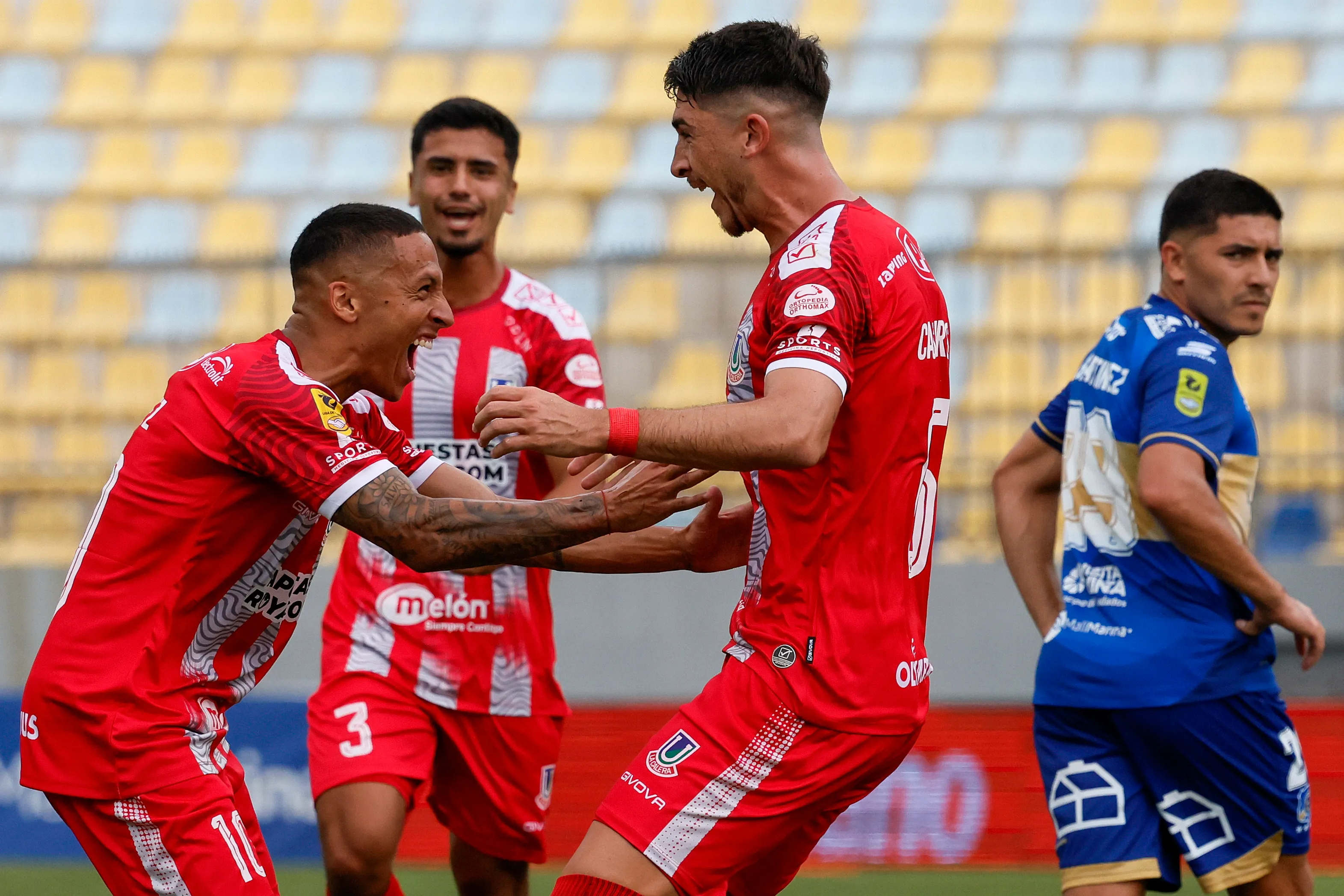 Unión La Calera venció a Everton en su debut
