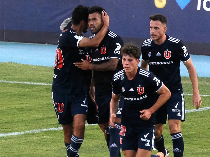 Fue multicampeón con la U y hoy entrena en un club de Tercera División