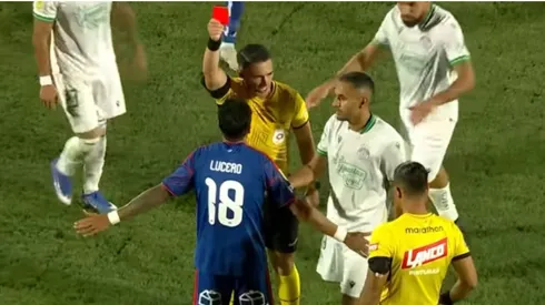 La revisión del VAR a la expulsión de Juan Martín Lucero en la U
