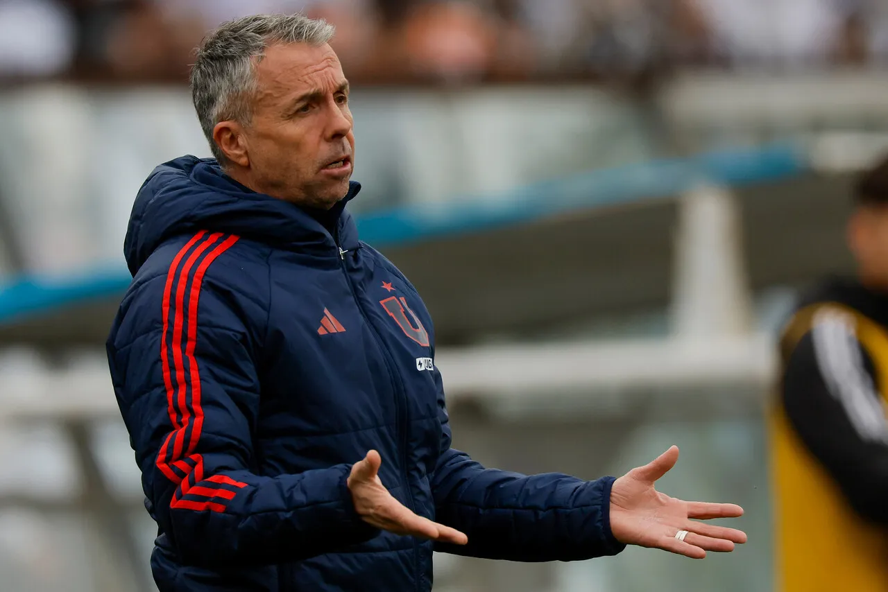 Álvarez responde a la posibilidad de dirigir a Colo Colo | Foto: Photosport