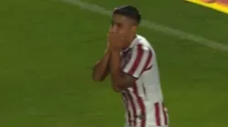 Nicolás Guerra falló esta clara opción de gol en Argentina