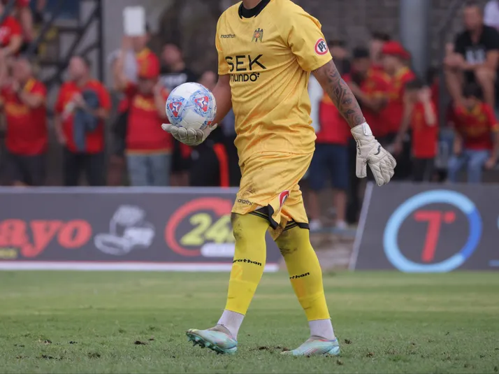 Fichaje estelar: Unión Española abrocha a un campeón en Uruguay en su portería