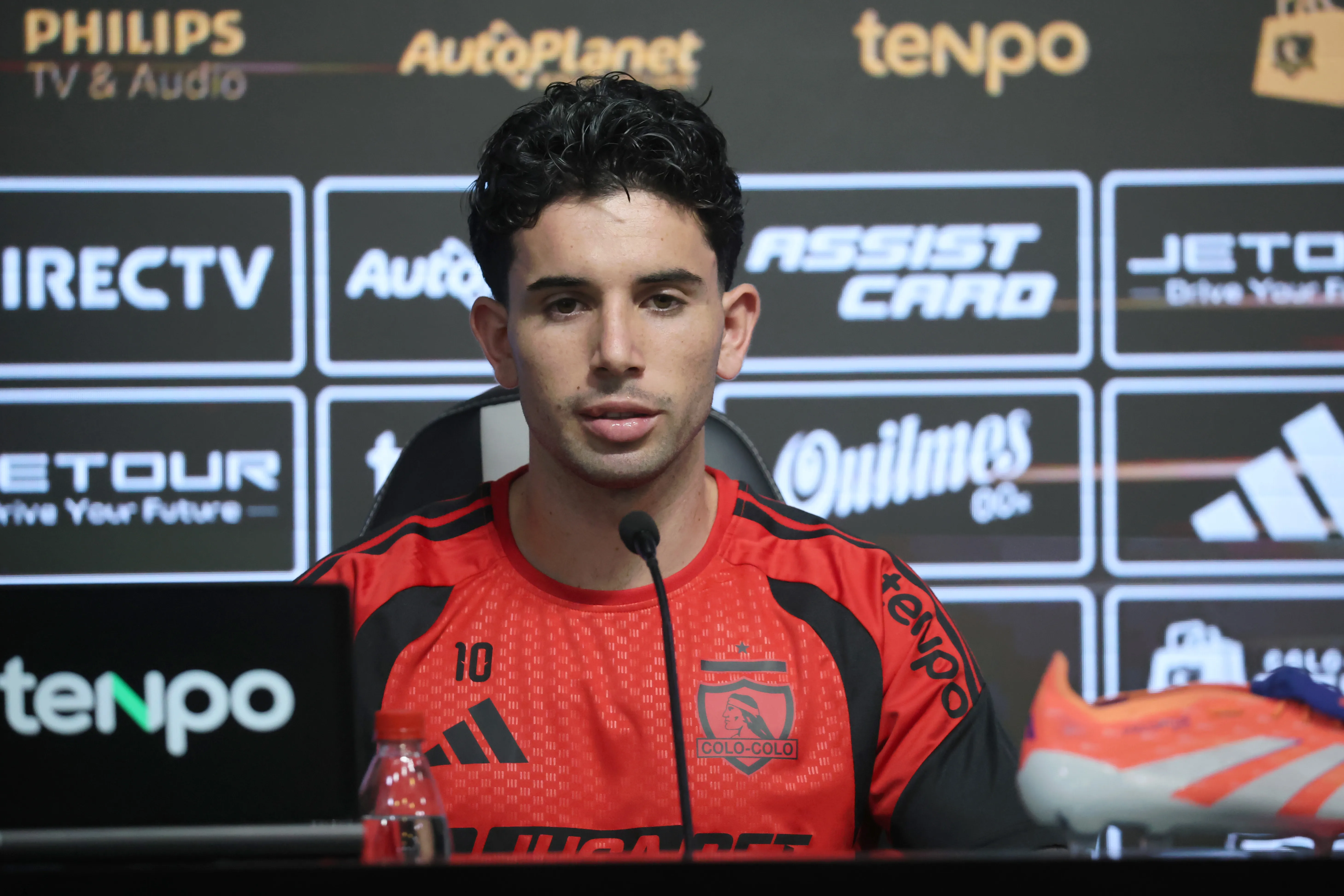 Lautaro Pastrán en su presentación en Colo Colo. (Foto: Dragomir Yankovic/Photosport)