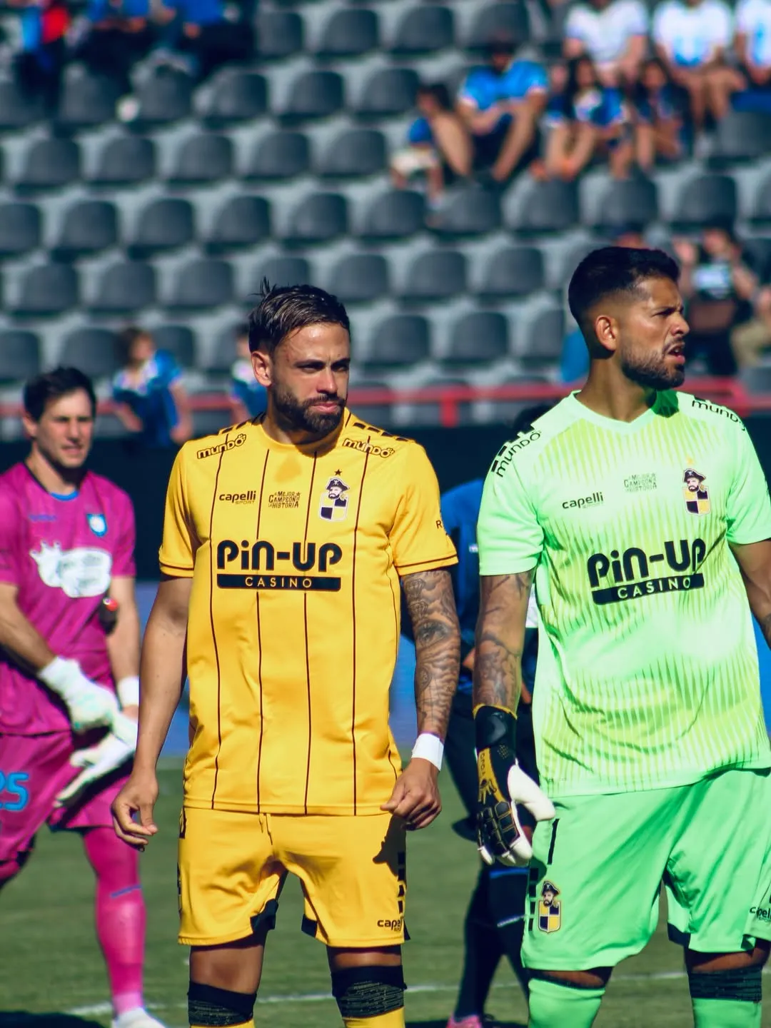 Matías Fracchia de amarillo estaría viviendo sus últimos días en Coquimbo Unido (Instagram).
