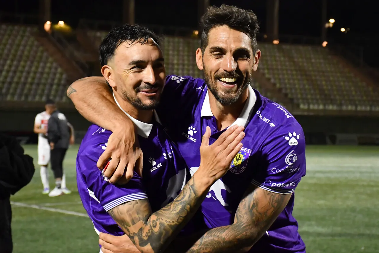 El delantero lila anotó 24 goles en la temporada 2025 en Primera B (Photosport).