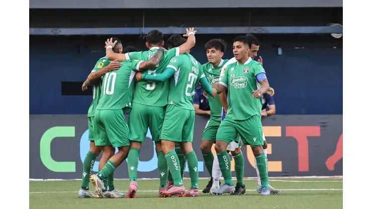 Audax Italiano se impuso con claridad a Universidad de Concepción.