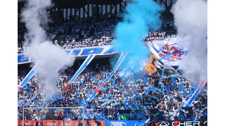 Los hinchas Cruzados fueron los más abonados en Chile.