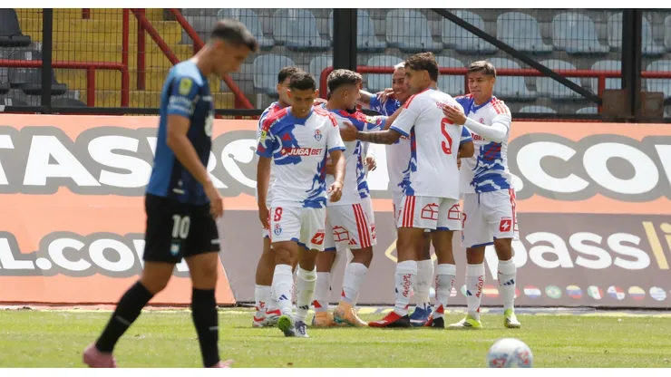 Hasta el momento, Huachipato y la U reparten puntos.